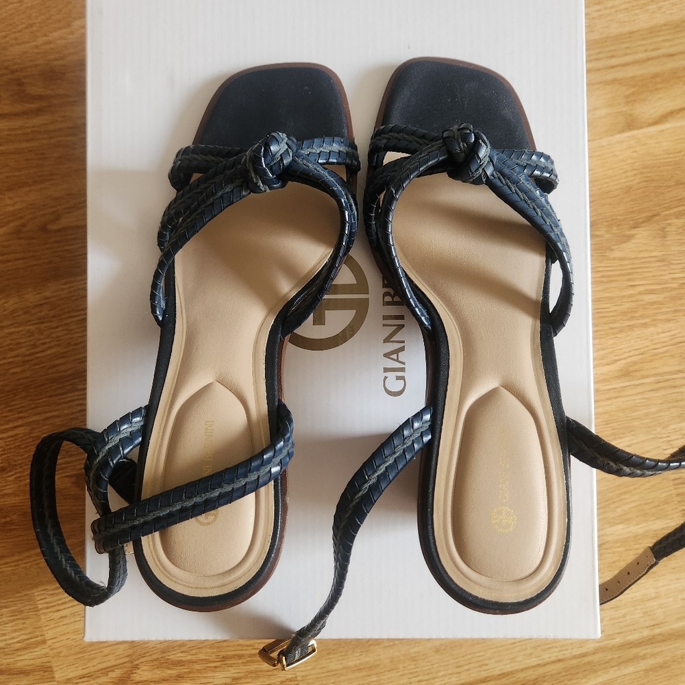 NWT Giani Bernini Navy Blue Woven Strap Sandals - Picture 5 of 13